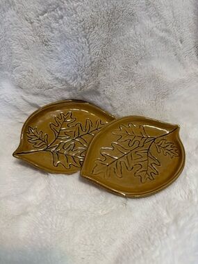 Leaf-Shaped Ceramic Trinket Dishes/Candle Holder